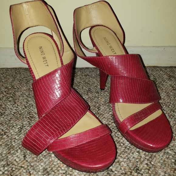 Fushcia Pink Heels - Picture 2 of 5